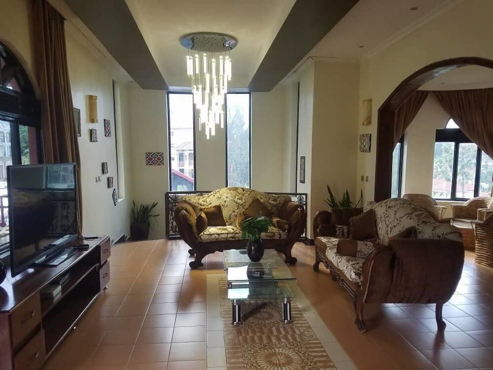 Фото Kingsmen Suites