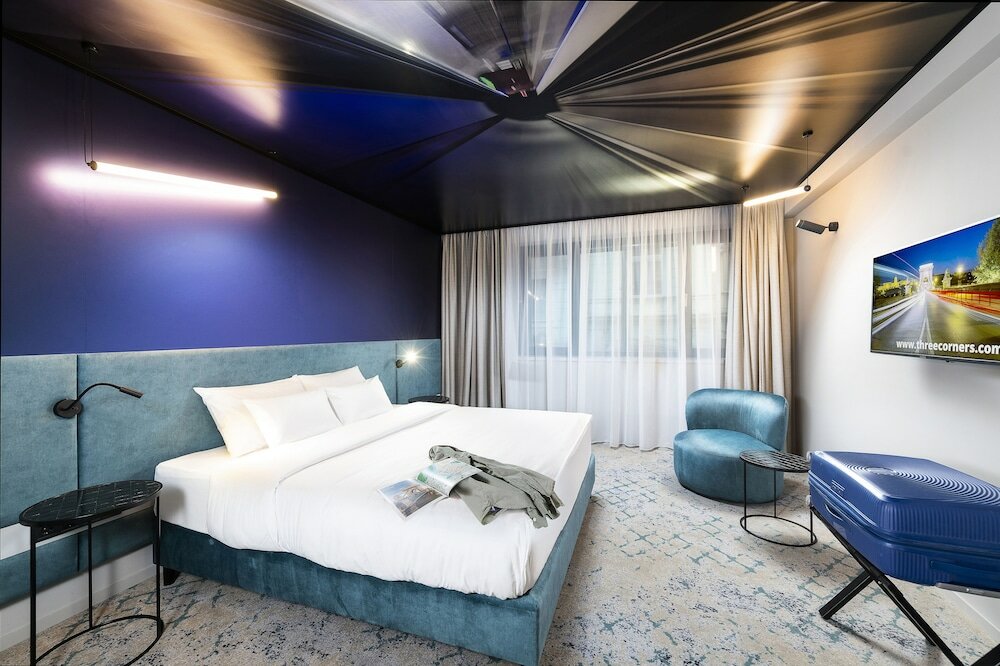 Фото Three Corners Downtown Hotel