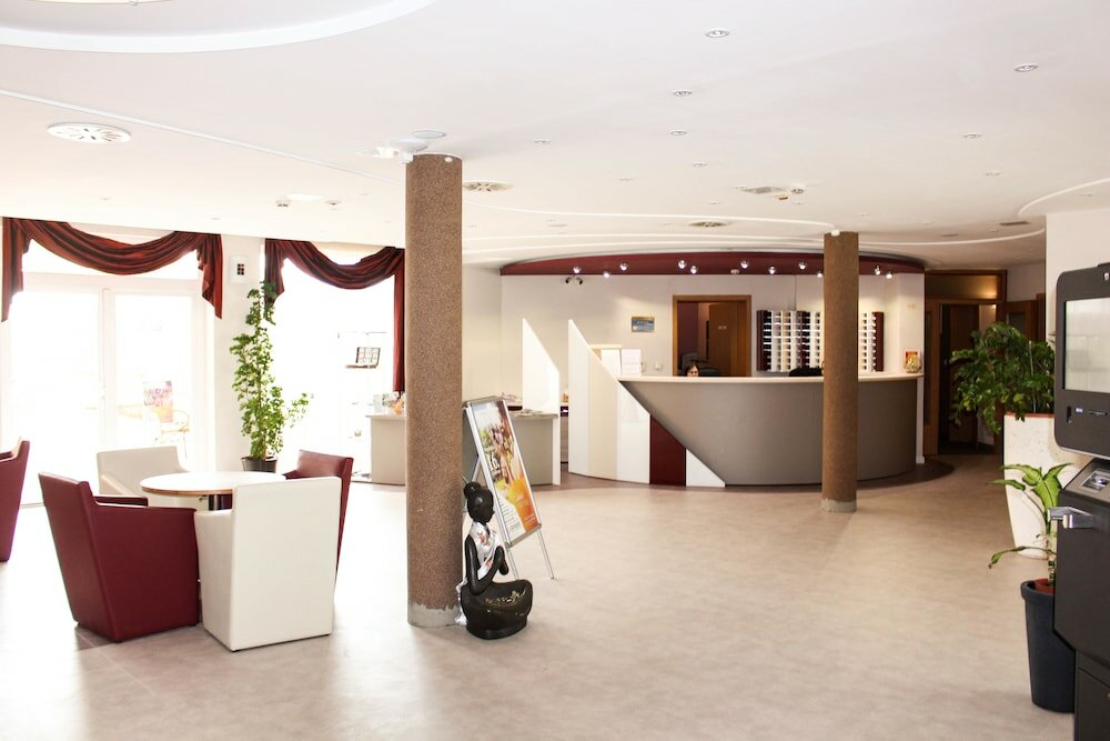 Фото Granada Konferencia Wellness Sport Hotel