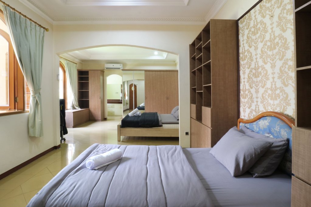 Фото Maharani Guesthouse Tebet Syariah