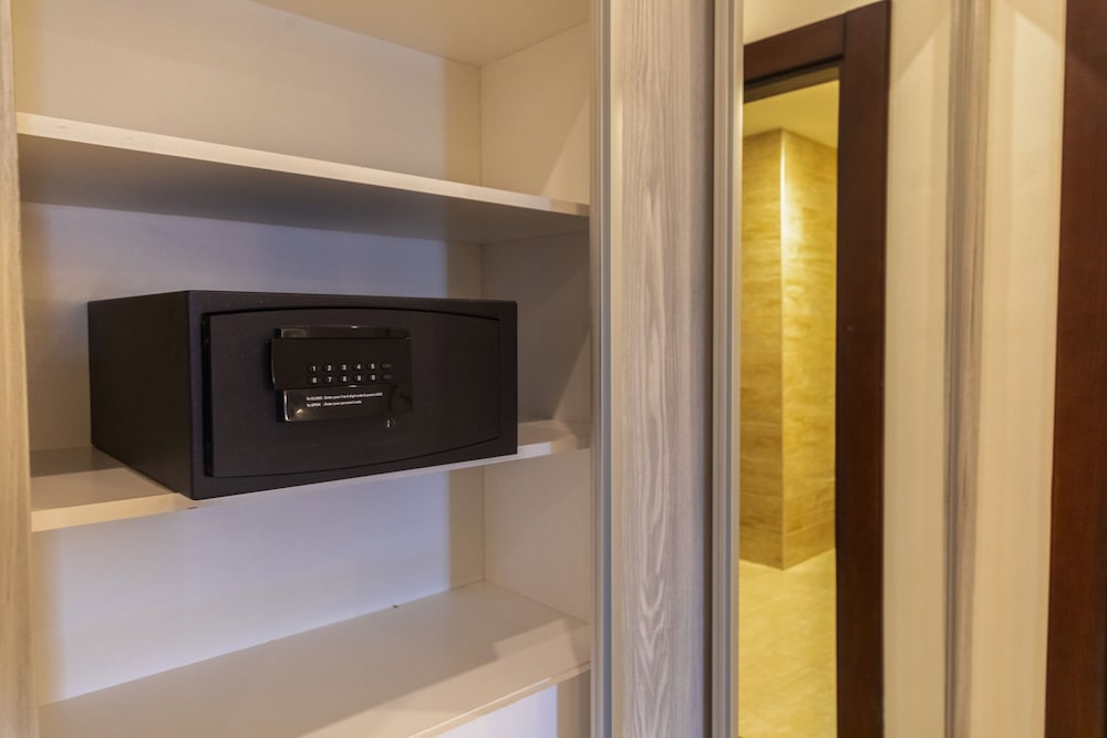 Фото Petra Canyon Hotel