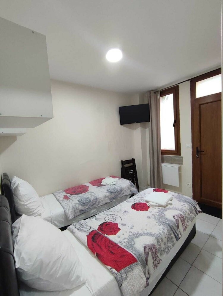 Фото Rent Appart - La Garenne Colombes