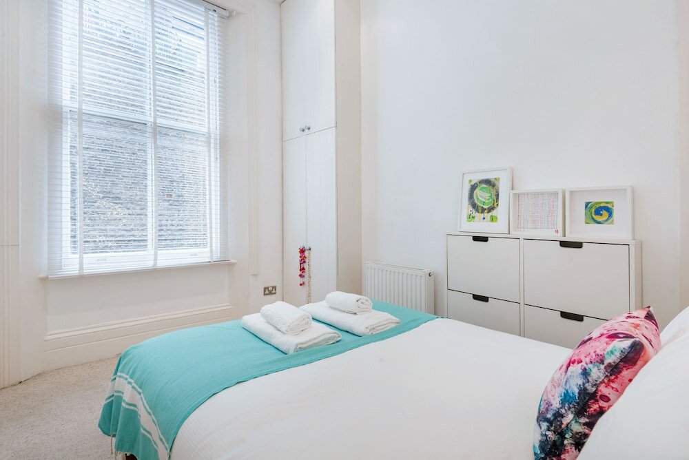 Фото Colourful West Kensington Home Close to Earls Court