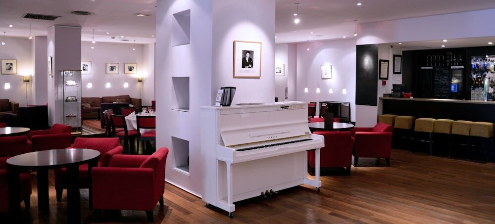 Фото Mercure Montpellier Centre Comédie Hotel