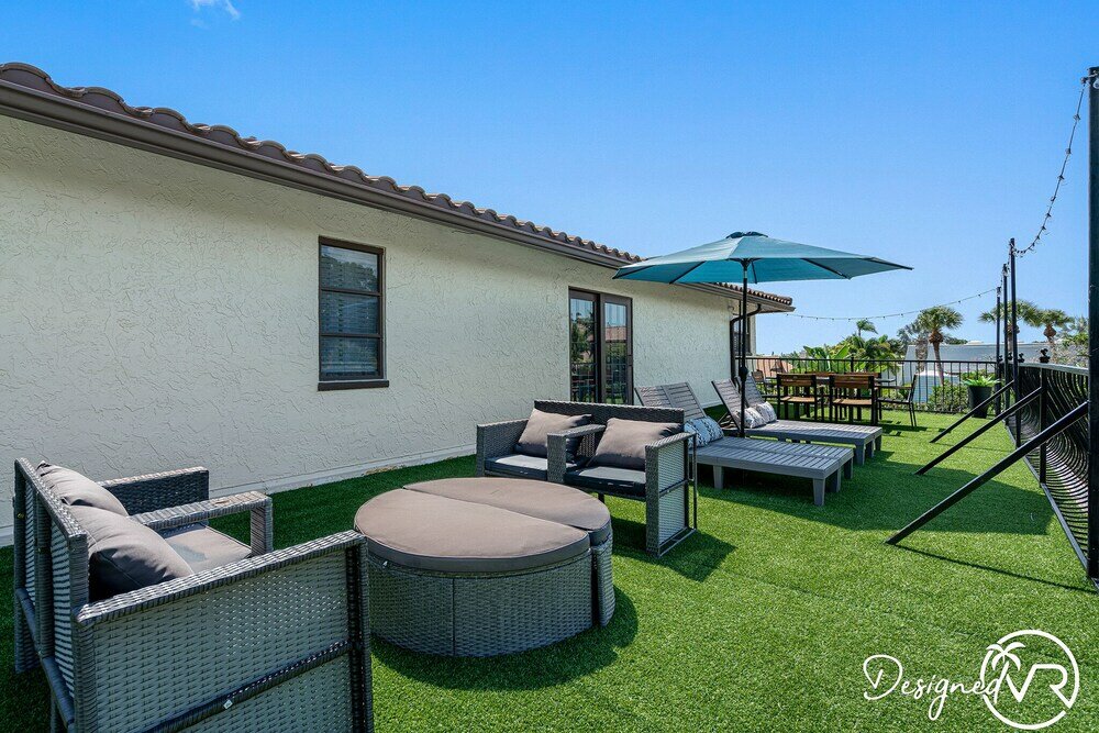 Фото 8 Br Heated Pool & Soccer Field