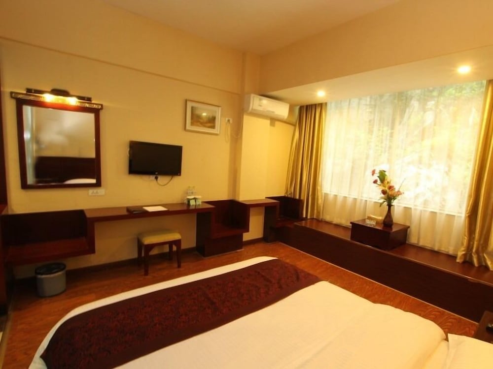 Фото GreenTree Inn GuiLin LinGui District JinShan Square JinShui Road Express Hotel