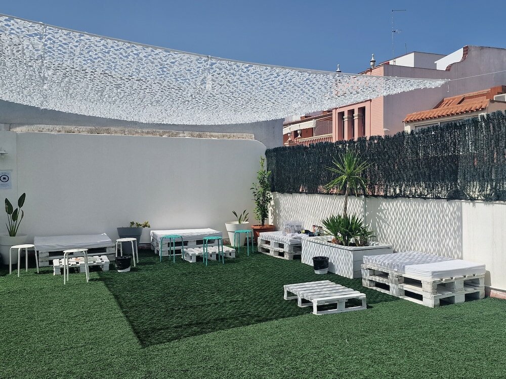 Фото Hotel y Apartamentos Doña Lola