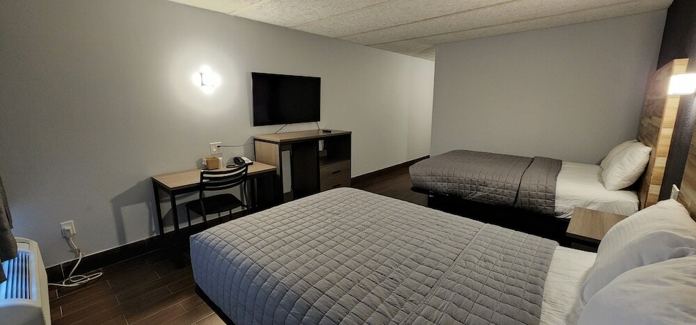 Фото Essence Express Wayne