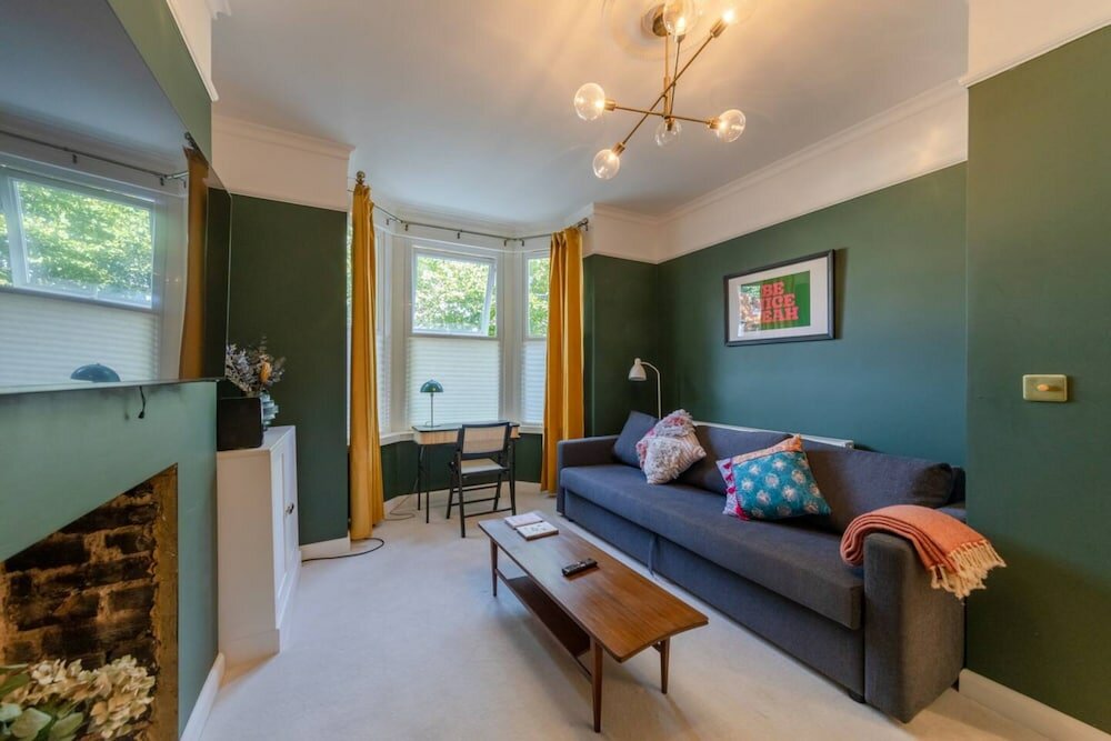 Фото Charming 1 Bedroom Apartment in Shepherds Bush With Patio Area