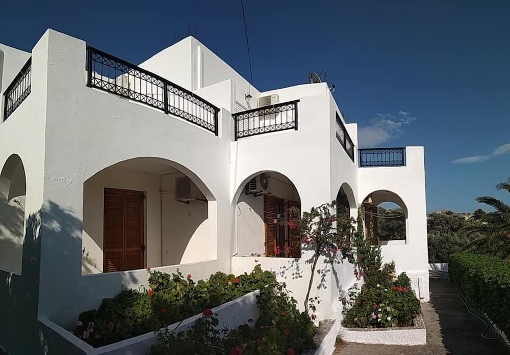 Фото Orama Apartments