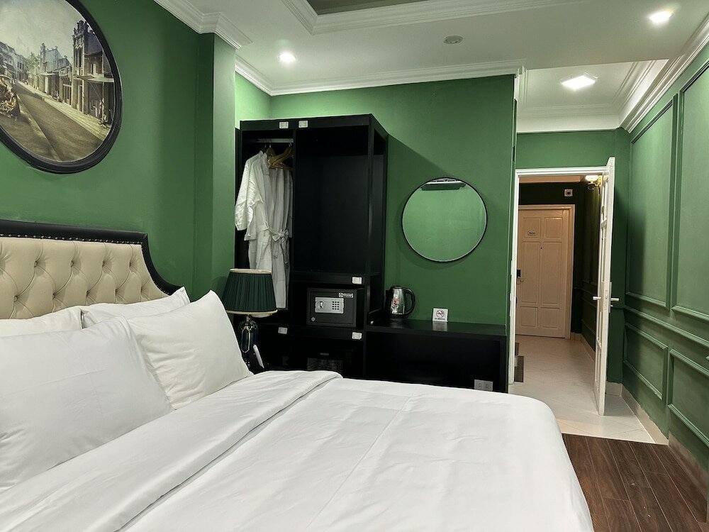 Фото Madelise Adora Hotel