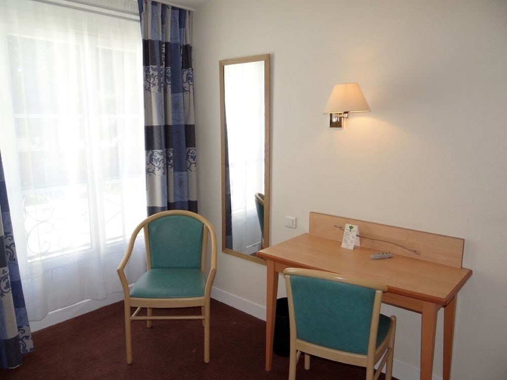 Фото Hotel du Cheval Rouge