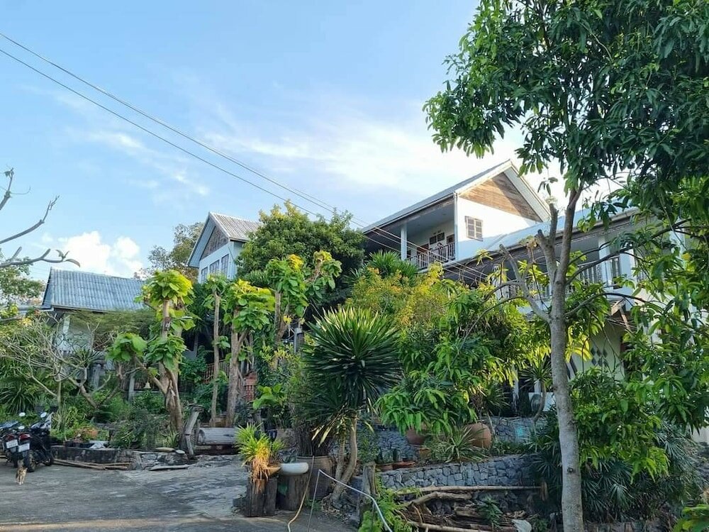 Фото Sawasdee Sichang Resort