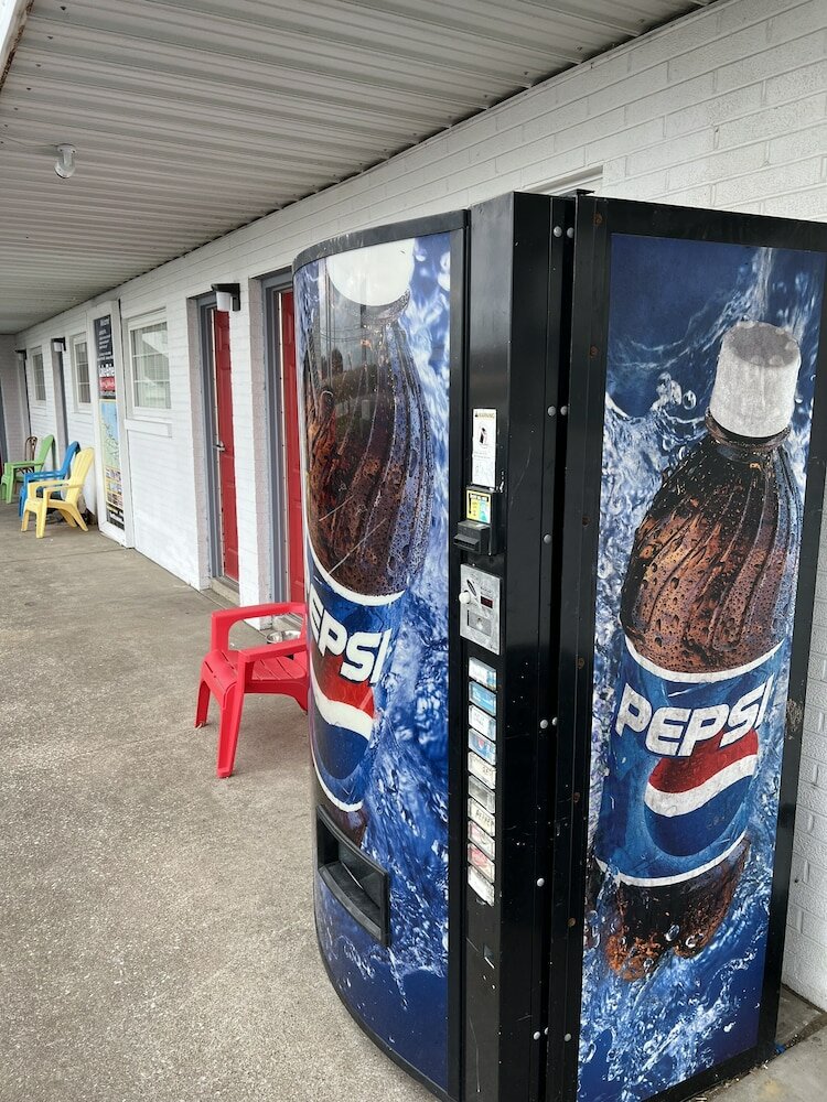 Фото Motel Boutique by Wolf Inn