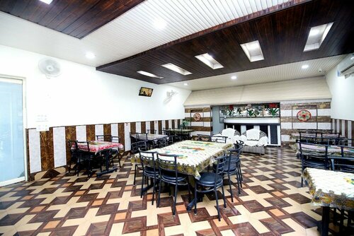 Гостиница Spot On 42785 Mr Shawarma Family Restaurant & Hotel