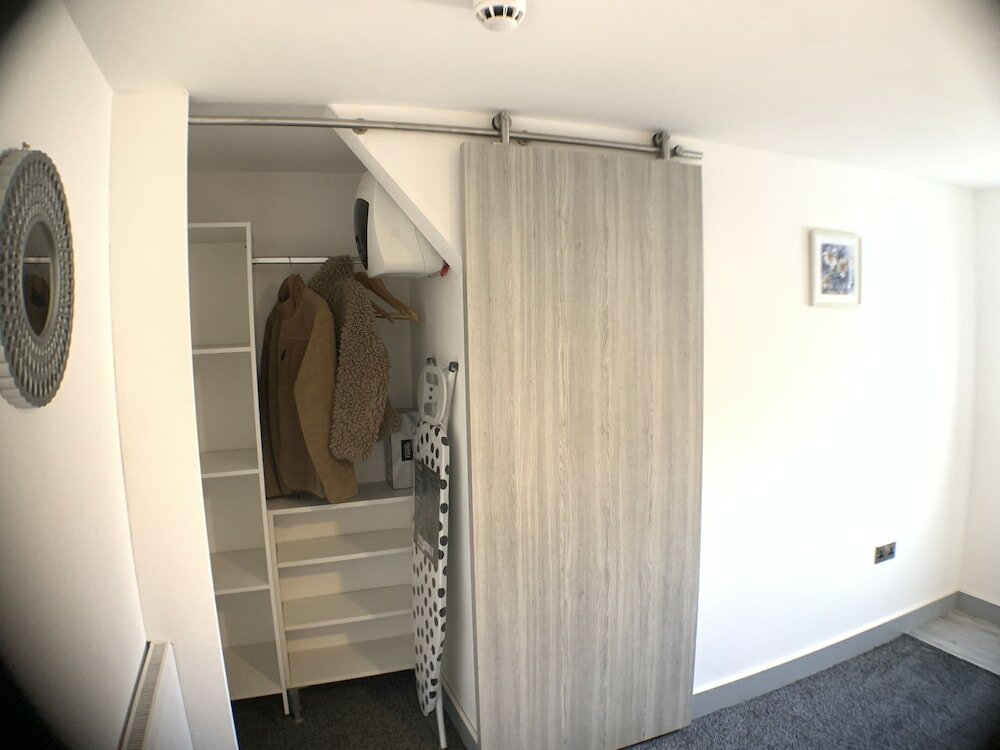 Фото Grand Central Budget Modern Apartments