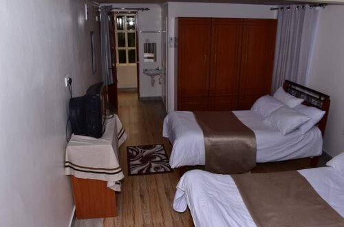 Гостиница Maya's Guest House в Ньери