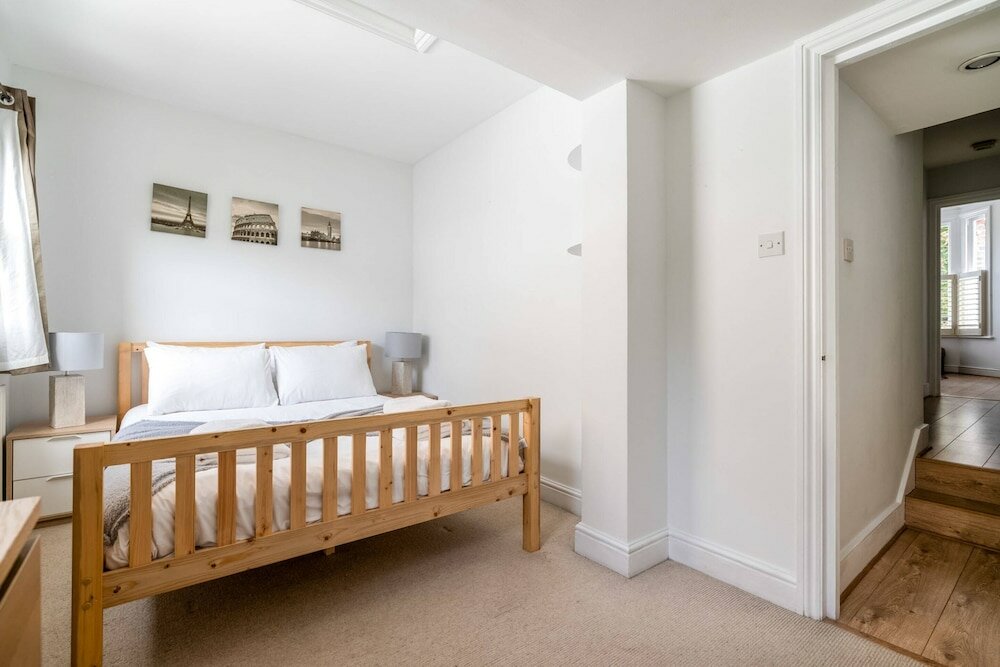 Фото Charming Wandsworth Common Flat