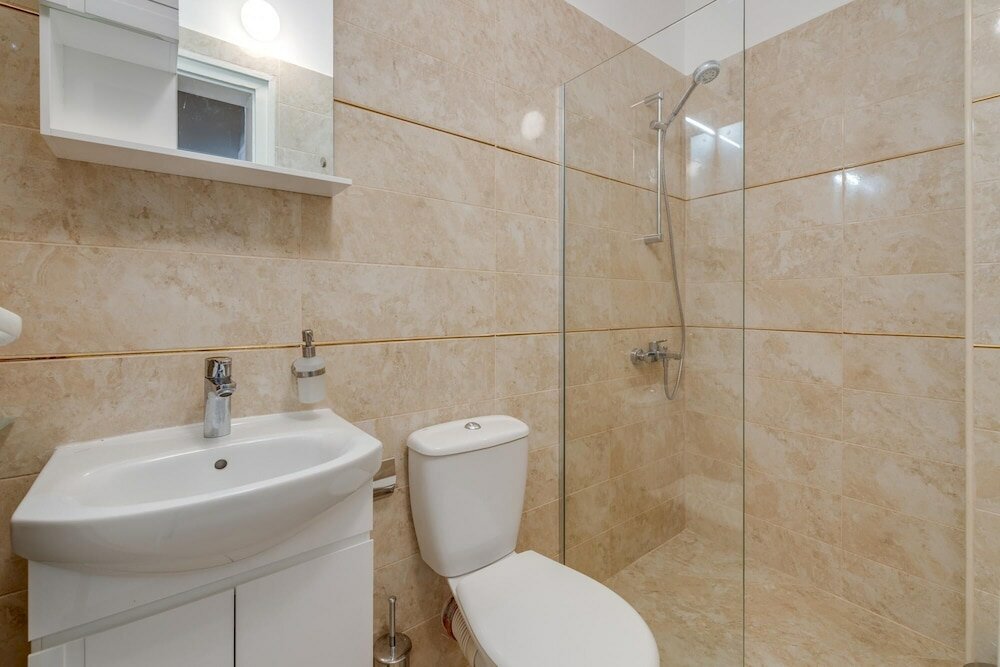 Фото Beautiful Jewel in the Top Centre