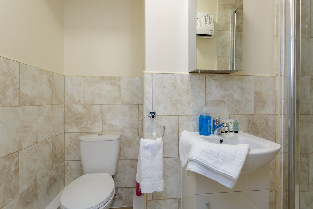 Фото St Mary's Modern Central Huge Studio Apartments