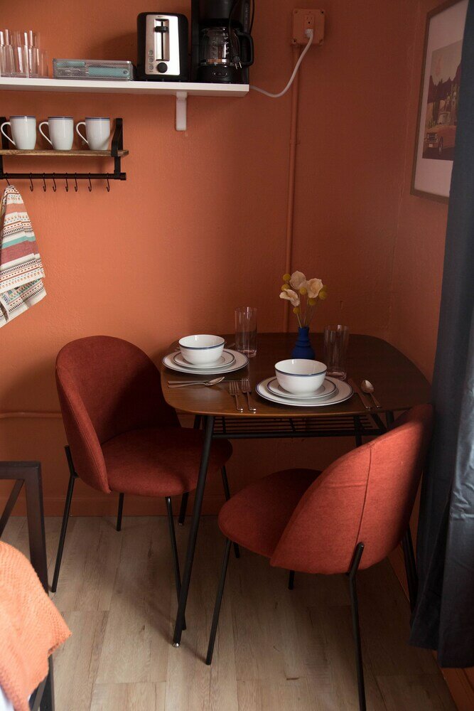 Фото Charming Studio in Beverly Boulevard! Sleeps 2!