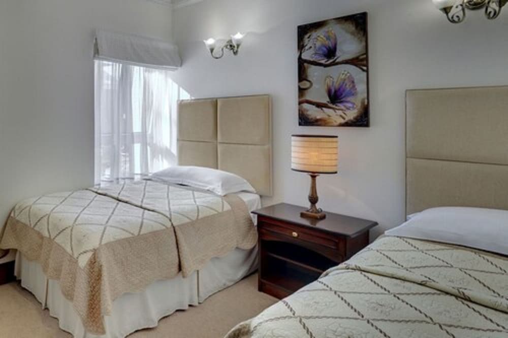 Фото Carlton Court - Mayfair