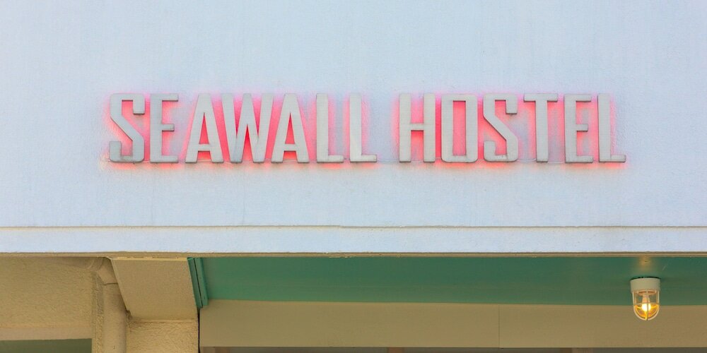 Фото Seawall Hostel