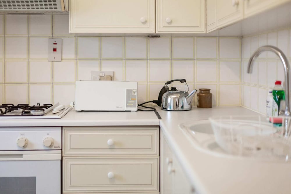 Фото Cozy 2 Bedroom Flat in Pimlico near Metro Station