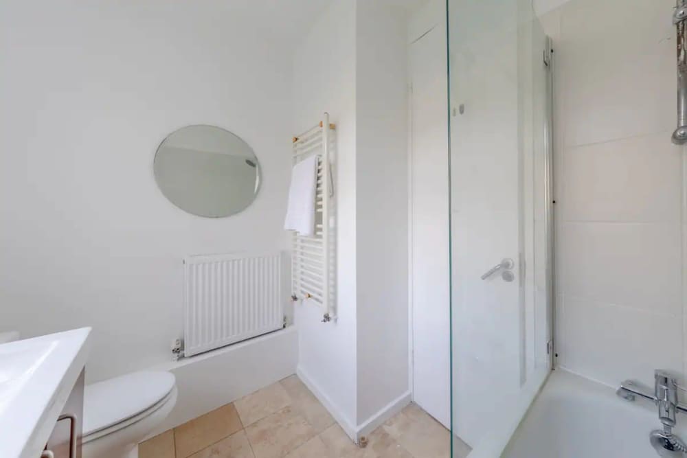 Фото Cosy 2 Bedroom Flat Near Abbey Road