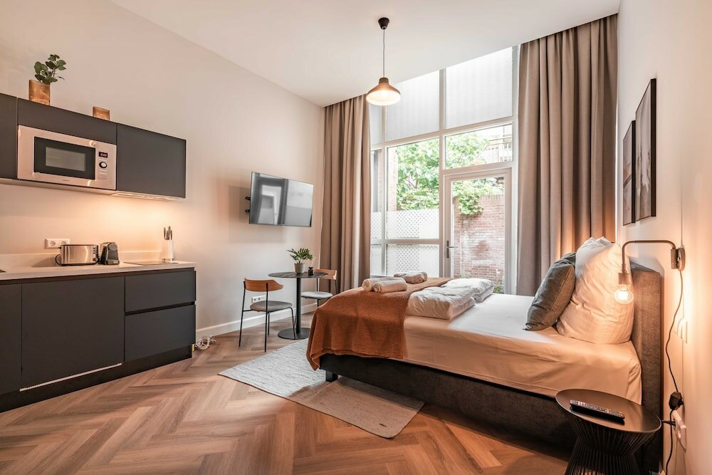 Фото Limehome Den Haag Keizerstraat