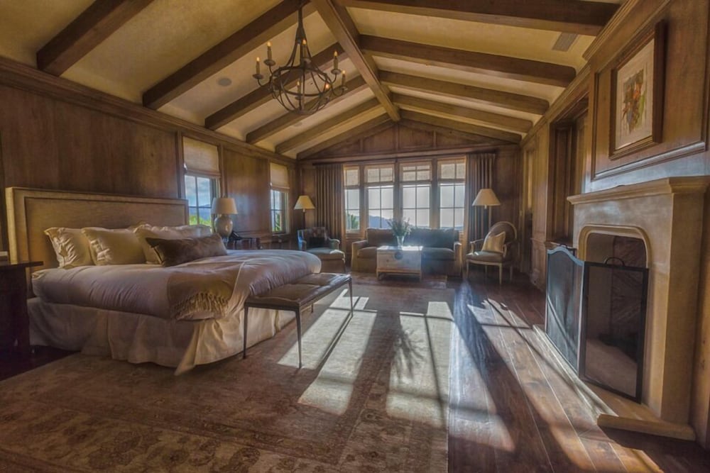 Фото Lx1: Chateau D' Renaitre - Carmel-by-the-sea Luxury Villa: