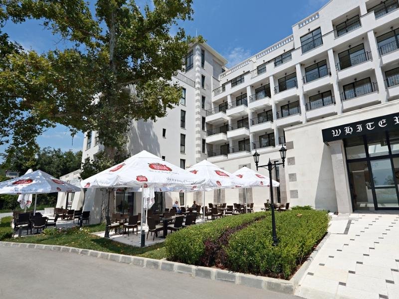 Фото White Rock Castle Hotel