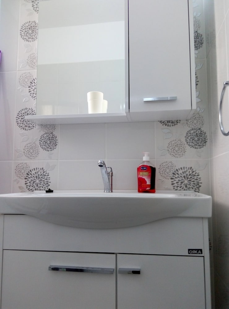 Фото One Bedroom Apartment at Longbeach