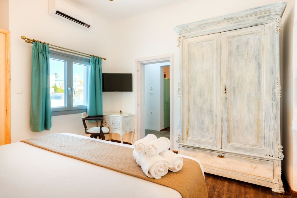 Фото Pasithea Luxury Suites