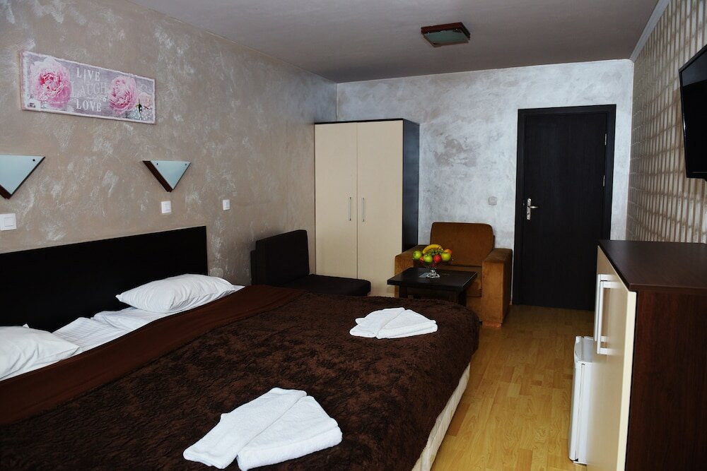 Фото Forest Nook Aparthotel