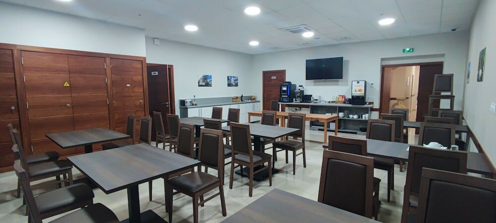 Фото Square Hôtel - Nimes