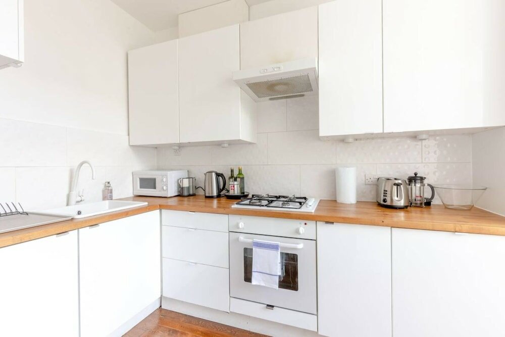 Фото Contemporary 1 Bedroom Apartment in Heart of Shepherds Bush