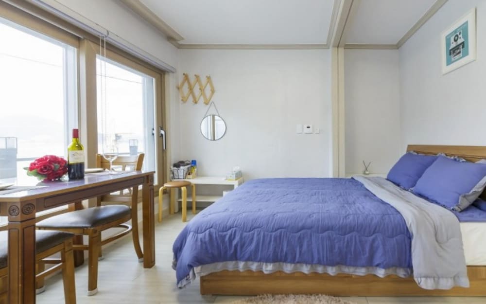 Фото Yeosu Ocean View Pension