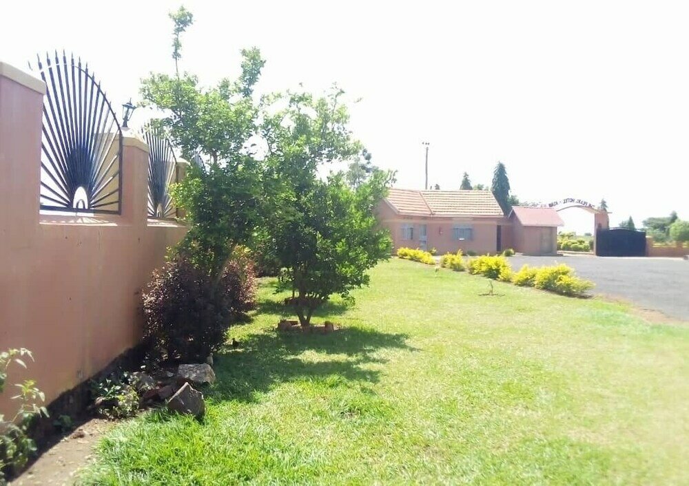 Фото The Pearl Hotel Kumi