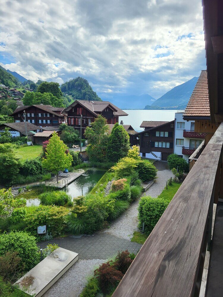 Фото Chalet Apartments Iseltwald