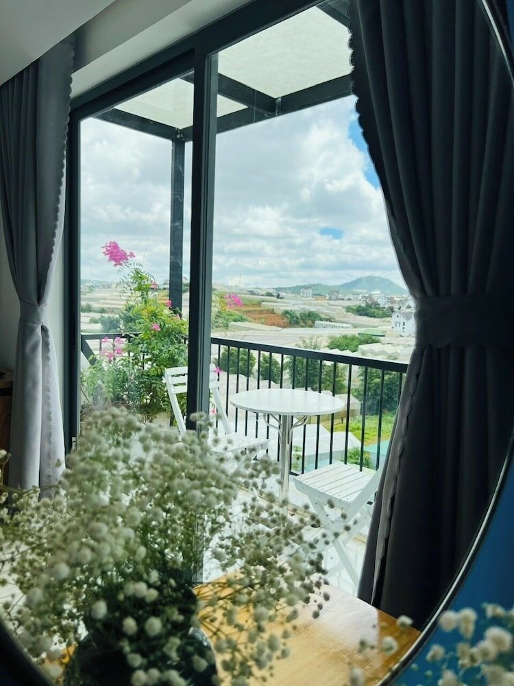 Фото Canary Dalat Hotel