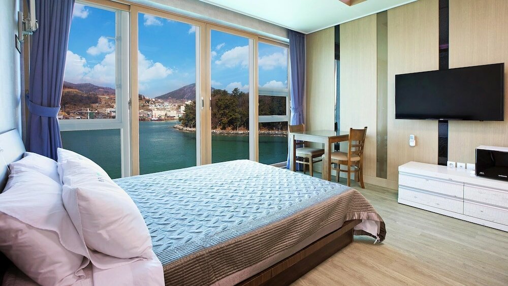 Фото Yeosu Janggun Island Pension