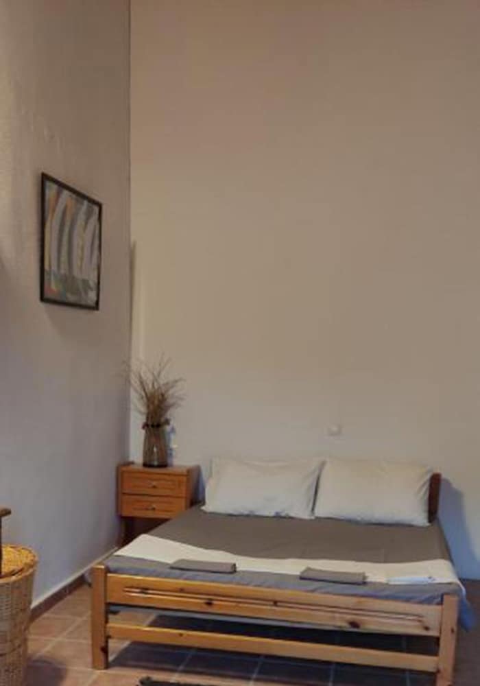 Фото Skiathos Petite Apartments