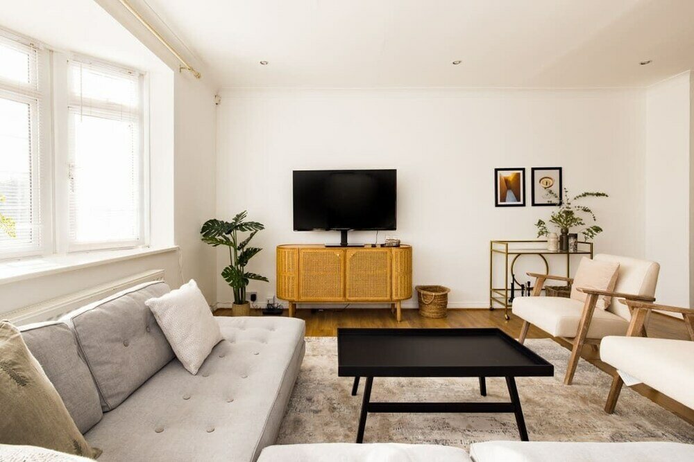 Фото The Mill Hill Wonder - Inviting 3bdr House With Garden