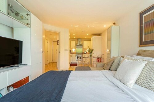 Bright 1 Bedroom Apartment Near London Bridge With Balcony