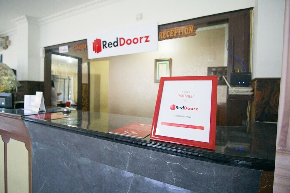 Фото RedDoorz Plus near Pelabuhan Bitung