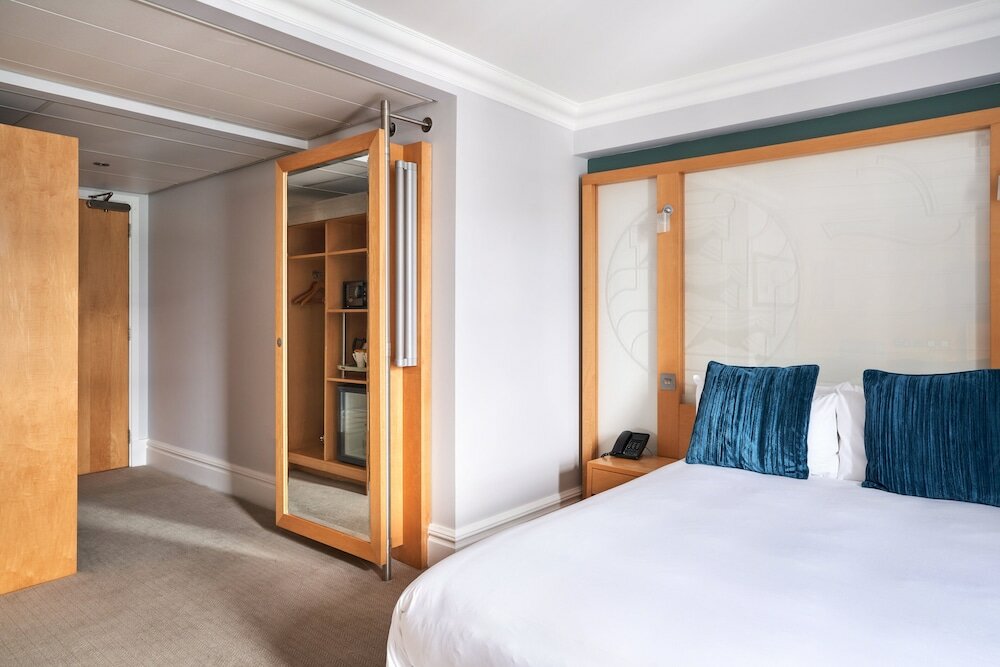 Фото Thistle London Park Lane