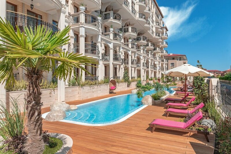 Гостиница Harmony Suites Saint Vlas в Свети-Власе