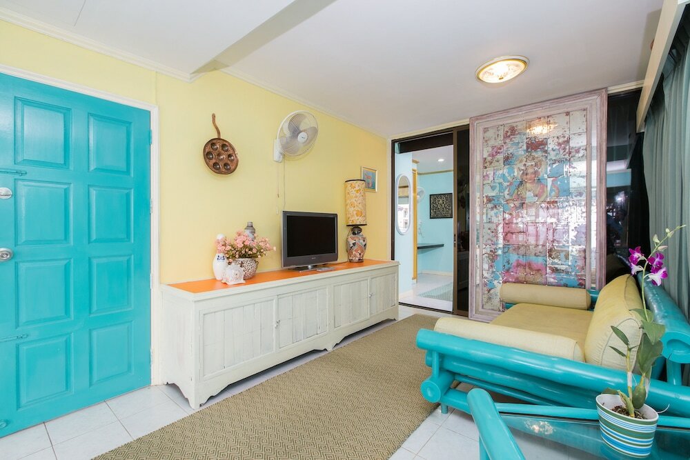 Фото Barefoot Hotel Kalim Beach Front