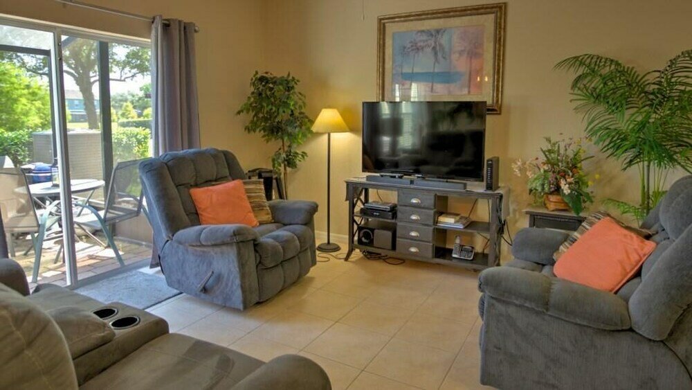 Фото Richard & Karen's Coral Cay Resort Townhome